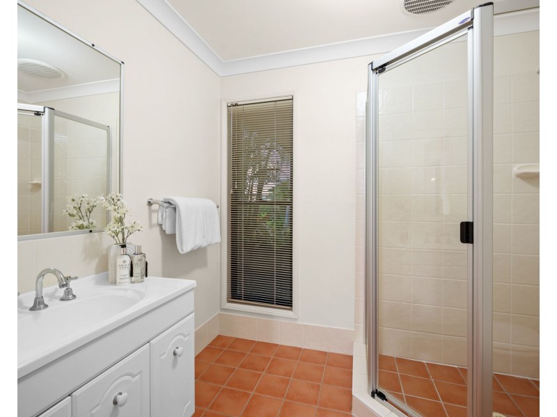 76 Kirra Place, Carindale QLD 4152