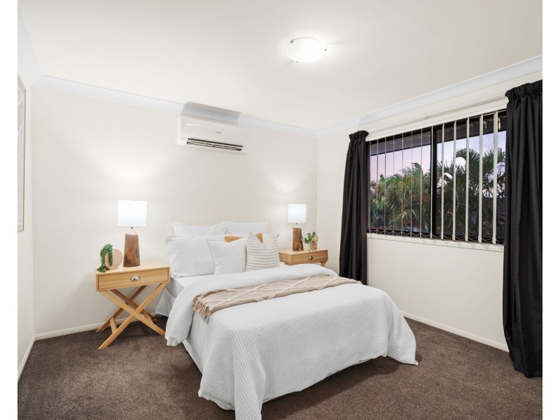 76 Kirra Place, Carindale QLD 4152