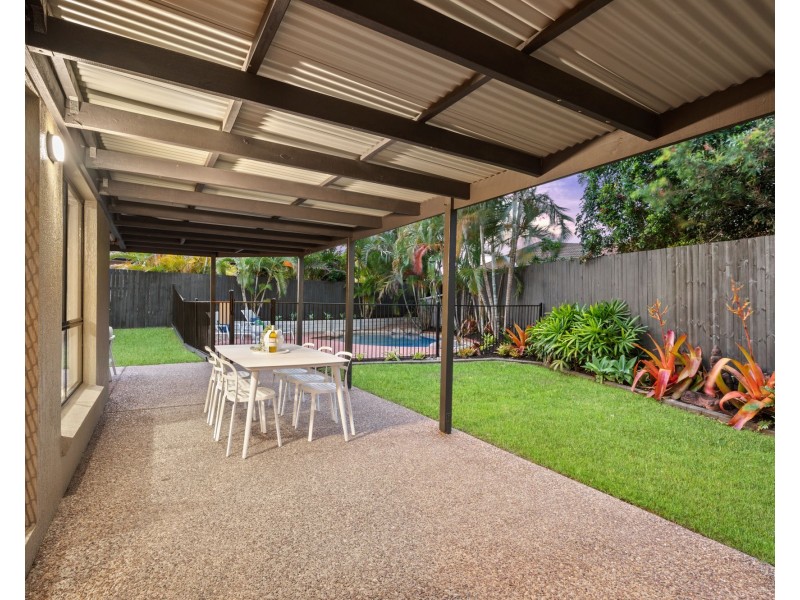 76 Kirra Place, Carindale QLD 4152