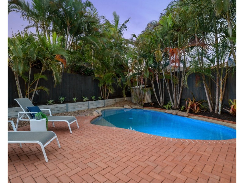 76 Kirra Place, Carindale QLD 4152