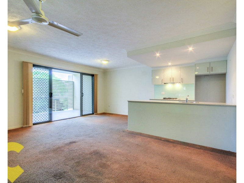 1/65 Park Road, Yeronga QLD 4104