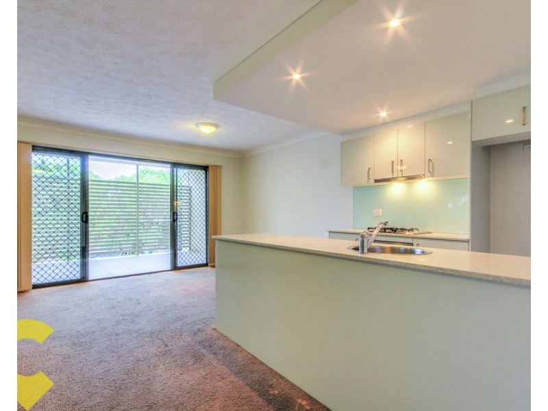 1/65 Park Road, Yeronga QLD 4104