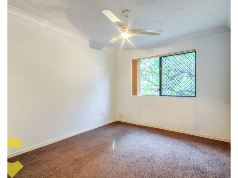1/65 Park Road, Yeronga QLD 4104