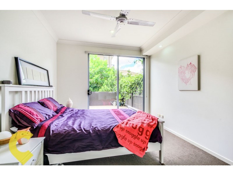 2/57 Gordon Street, Greenslopes QLD 4120