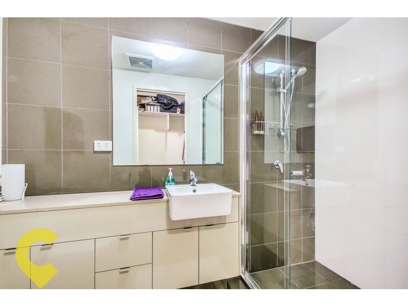2/57 Gordon Street, Greenslopes QLD 4120