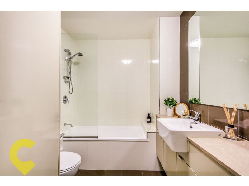 2/57 Gordon Street, Greenslopes QLD 4120