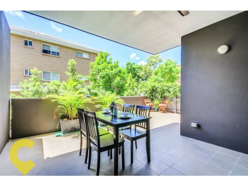 2/57 Gordon Street, Greenslopes QLD 4120