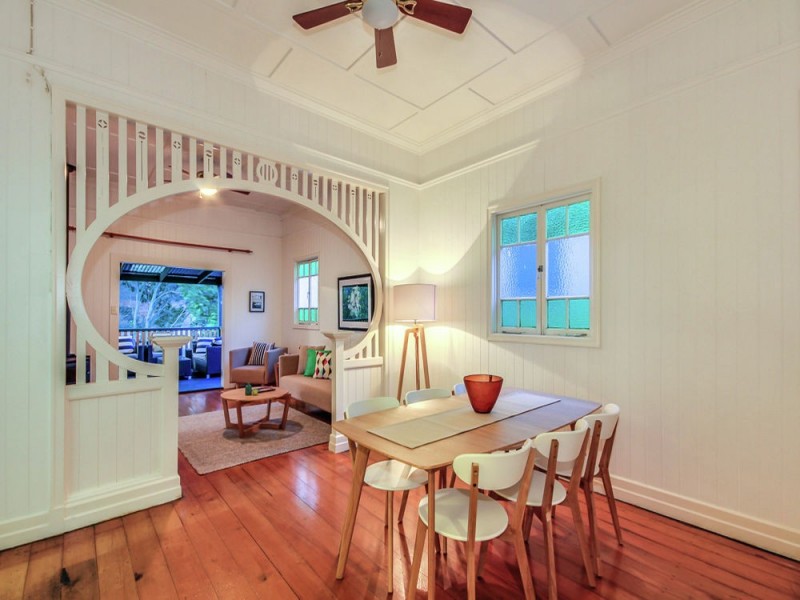 6 York Street, Coorparoo QLD 4151