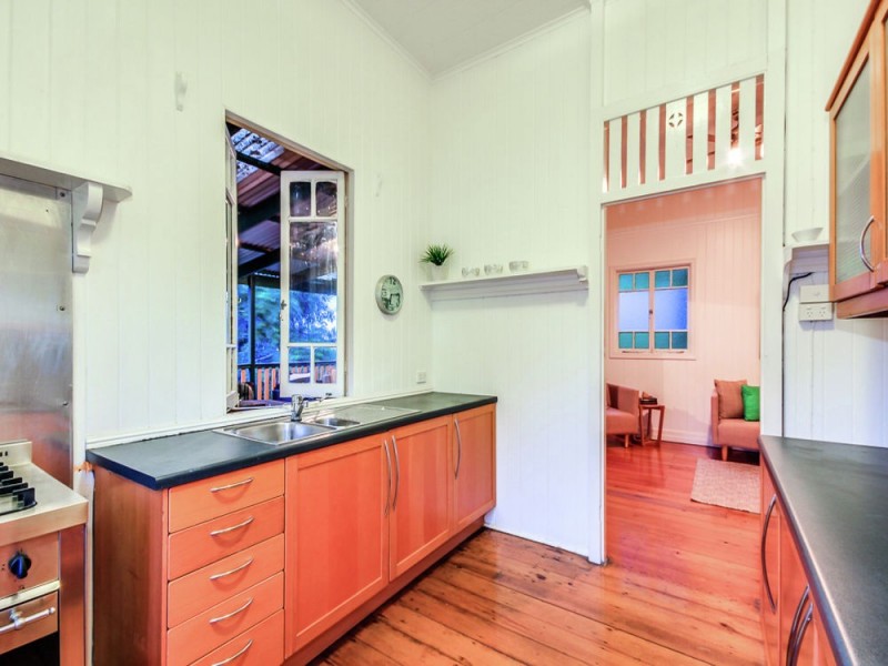 6 York Street, Coorparoo QLD 4151