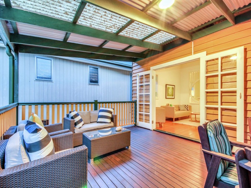 6 York Street, Coorparoo QLD 4151