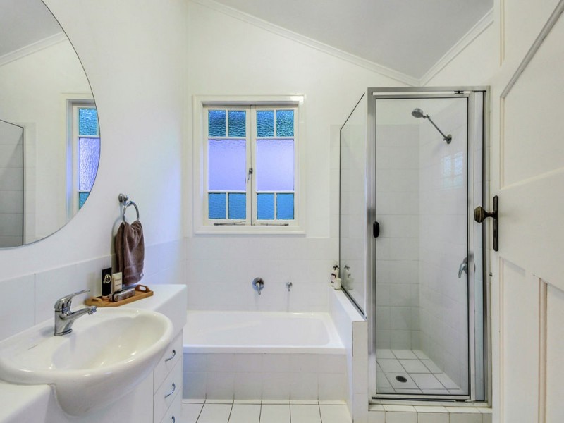 6 York Street, Coorparoo QLD 4151