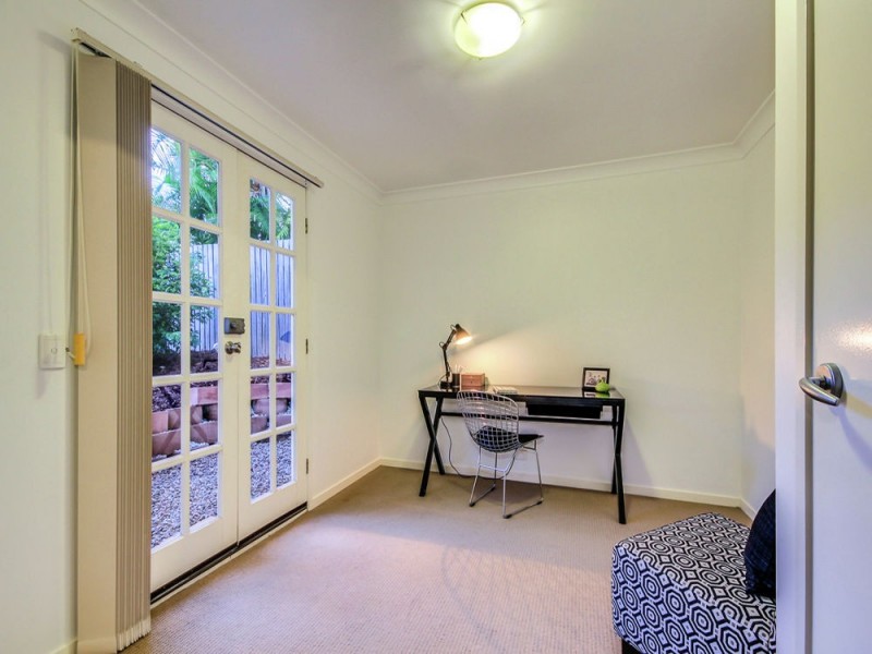 6 York Street, Coorparoo QLD 4151