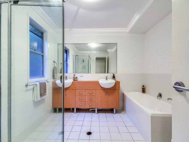 6 York Street, Coorparoo QLD 4151