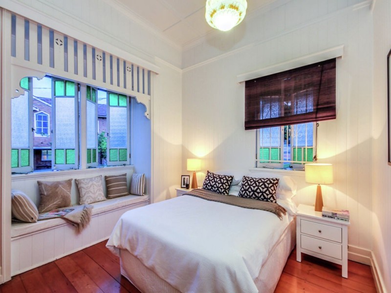 6 York Street, Coorparoo QLD 4151