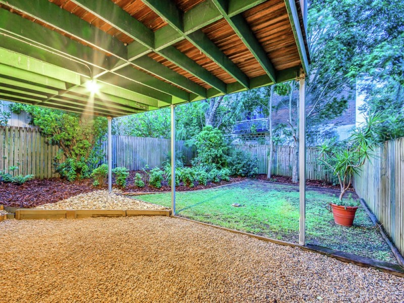 6 York Street, Coorparoo QLD 4151