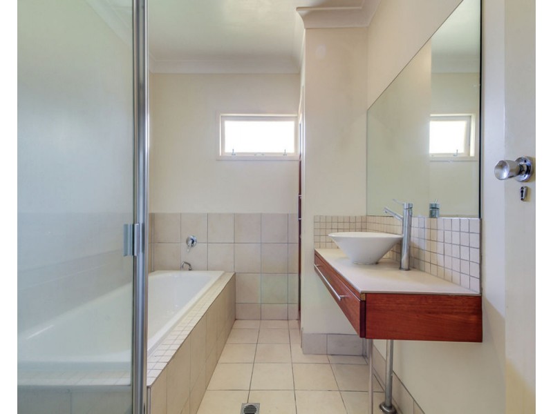 33 Norcombe Street, Carina QLD 4152