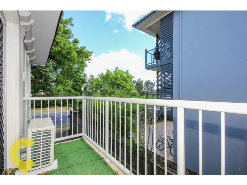 2/666 Kingsford Smith Drive, Hamilton QLD 4007