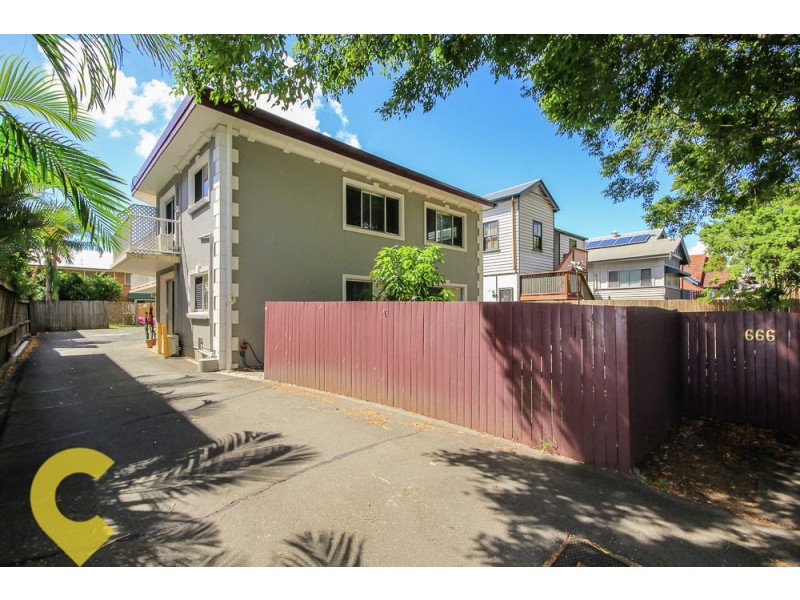 2/666 Kingsford Smith Drive, Hamilton QLD 4007