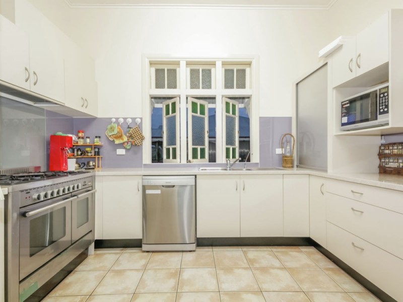 86 Temple Street, Coorparoo QLD 4151