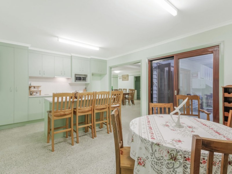 86 Temple Street, Coorparoo QLD 4151