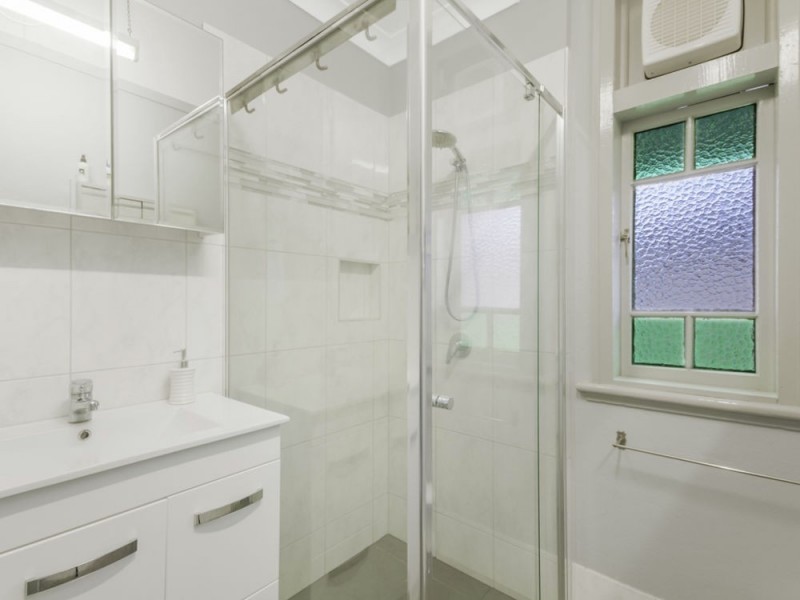 86 Temple Street, Coorparoo QLD 4151