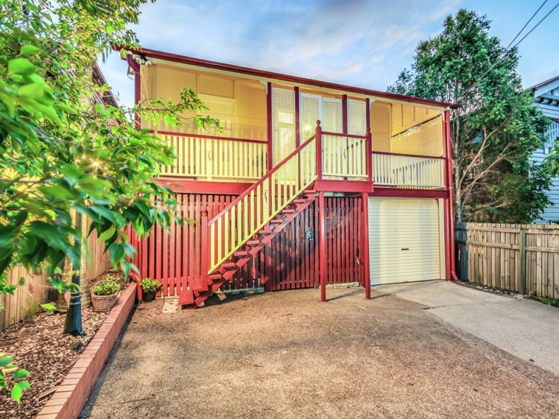 15 St Leonards Street, Coorparoo QLD 4151