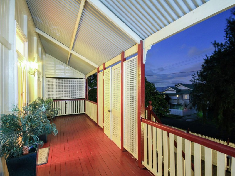 15 St Leonards Street, Coorparoo QLD 4151