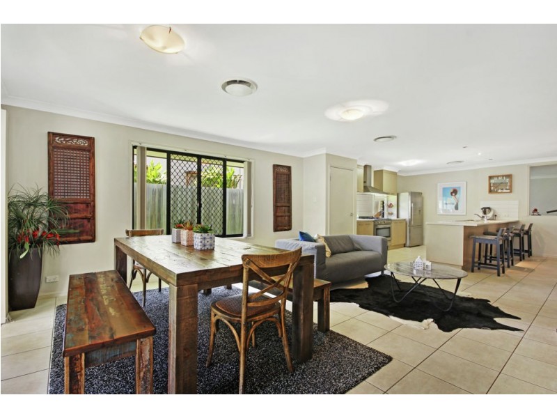 1 Demby Crescent, Wakerley QLD 4154