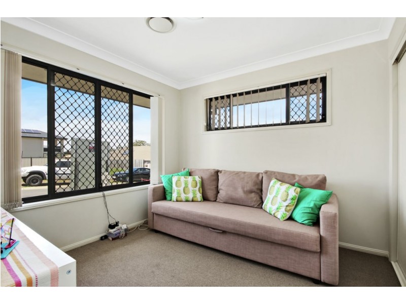 1 Demby Crescent, Wakerley QLD 4154