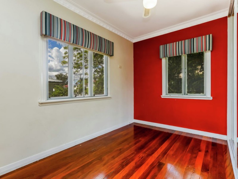 17 Pembroke Road, Coorparoo QLD 4151