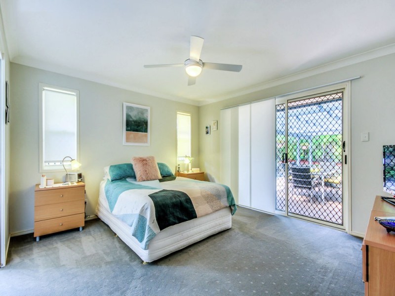 59 Amersham Crescent, Carindale QLD 4152