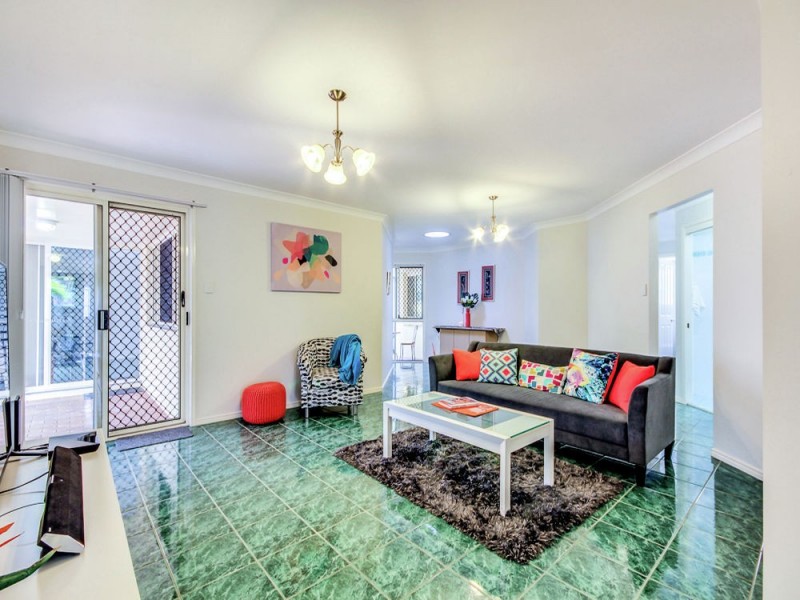 59 Amersham Crescent, Carindale QLD 4152