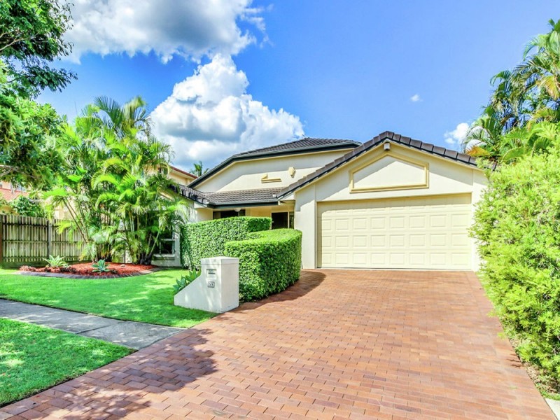 59 Amersham Crescent, Carindale QLD 4152
