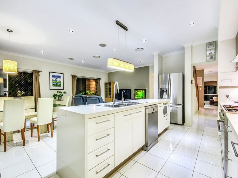 335 Wishart Road, Wishart QLD 4122