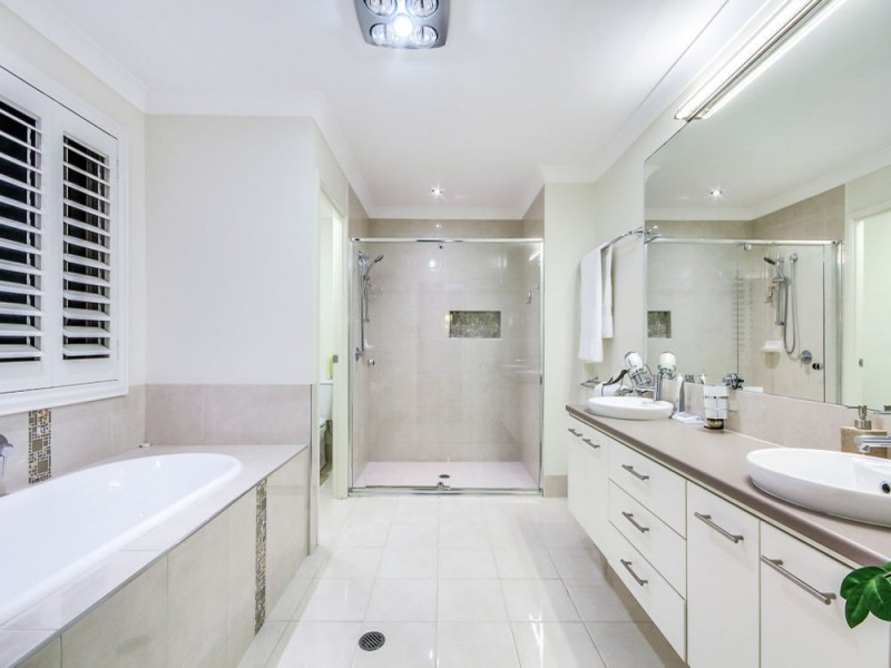 335 Wishart Road, Wishart QLD 4122