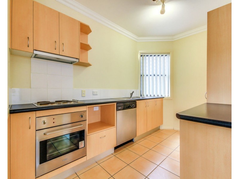 2/70 Overend Street, Norman Park QLD 4170