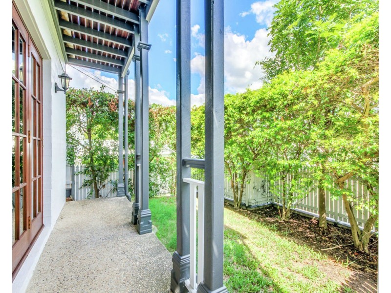 2/70 Overend Street, Norman Park QLD 4170