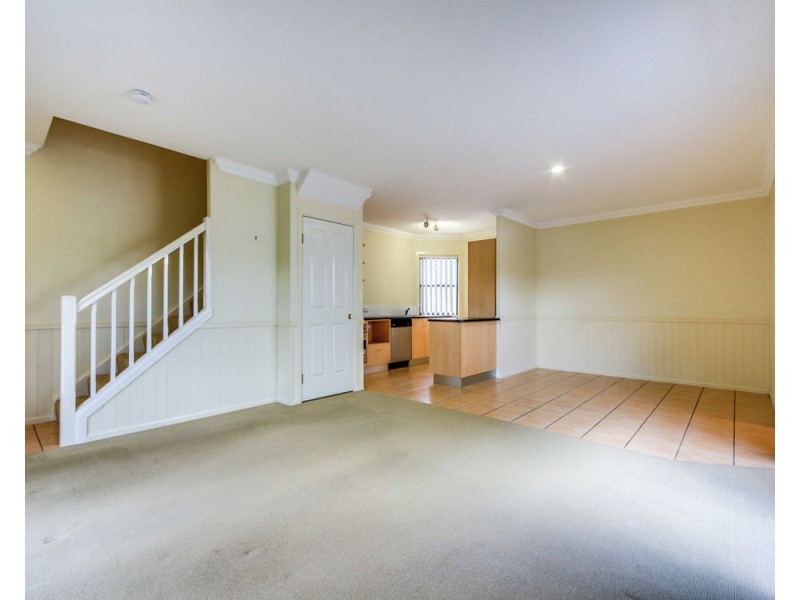 2/70 Overend Street, Norman Park QLD 4170