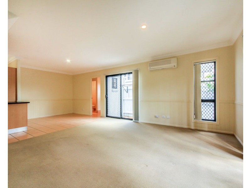 2/70 Overend Street, Norman Park QLD 4170