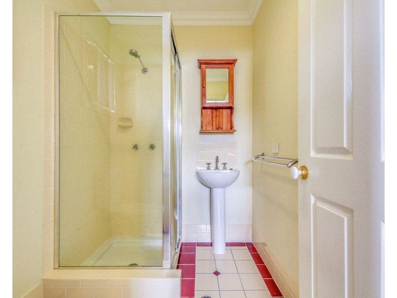 2/70 Overend Street, Norman Park QLD 4170