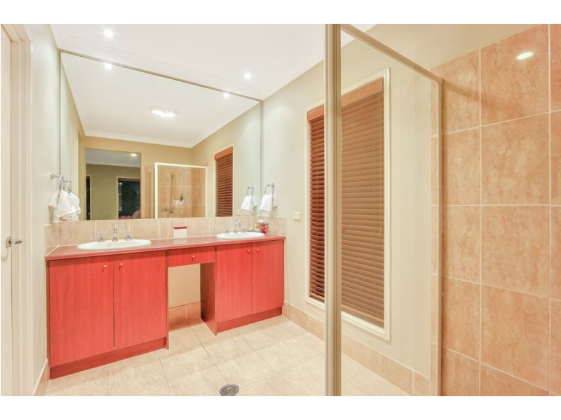 12 Chevron Close, Forest Lake QLD 4078
