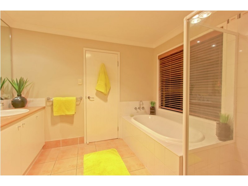 12 Chevron Close, Forest Lake QLD 4078
