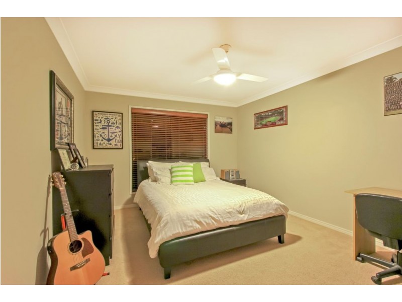 12 Chevron Close, Forest Lake QLD 4078