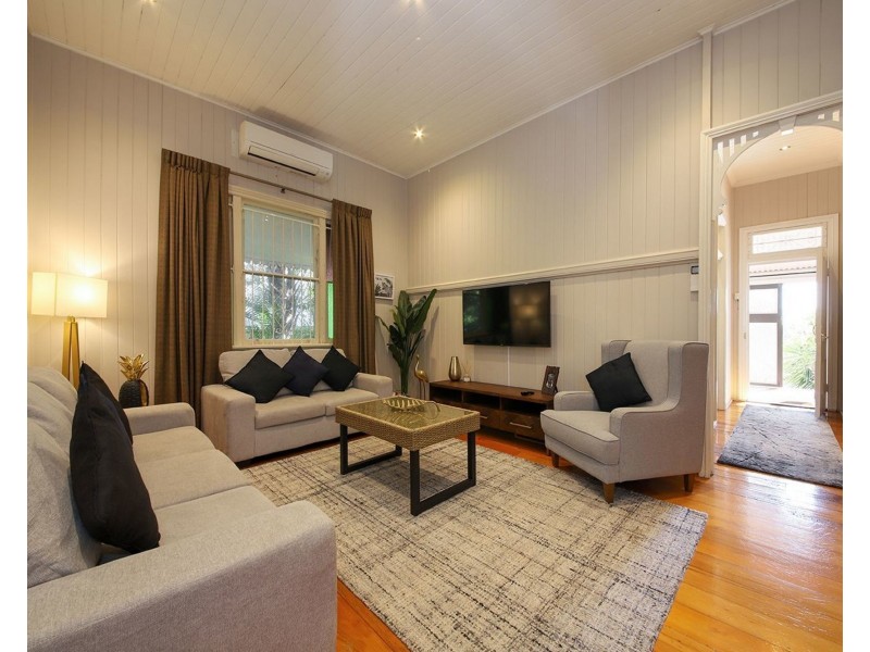 13 Leonard Street, Woolloongabba QLD 4102