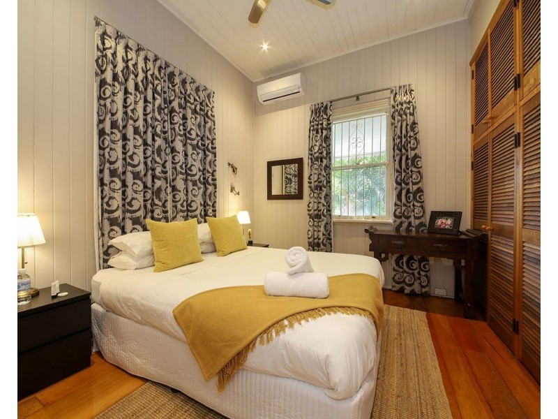 13 Leonard Street, Woolloongabba QLD 4102