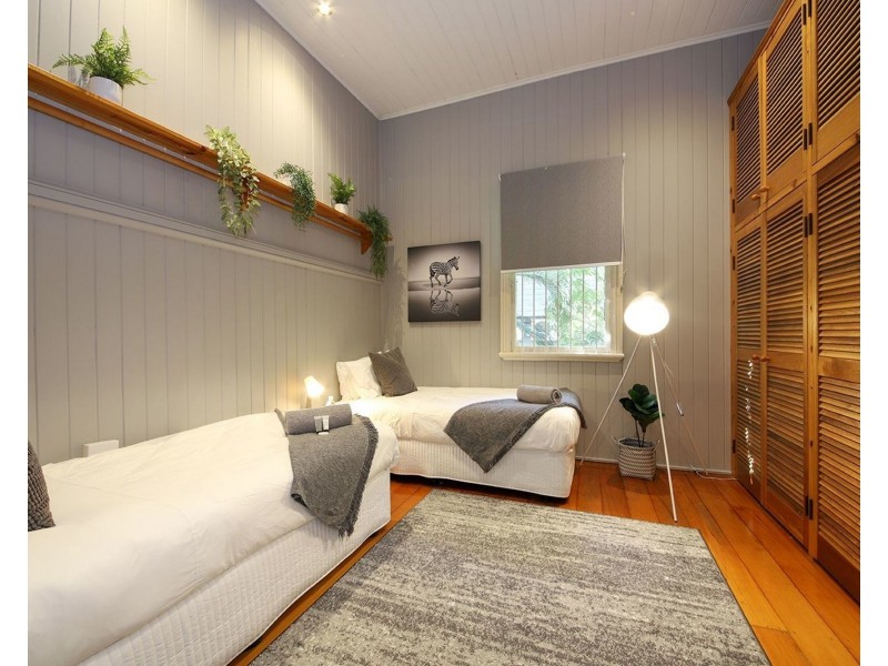 13 Leonard Street, Woolloongabba QLD 4102