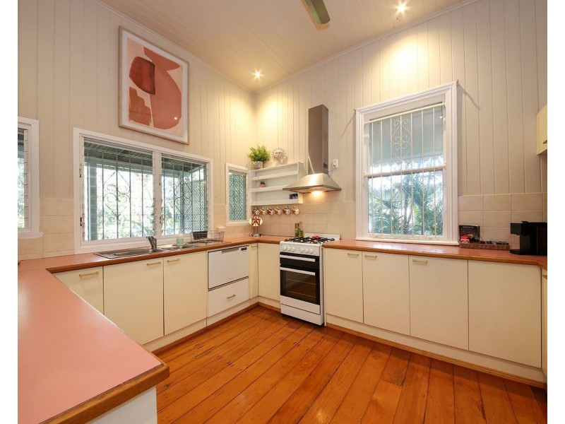 13 Leonard Street, Woolloongabba QLD 4102