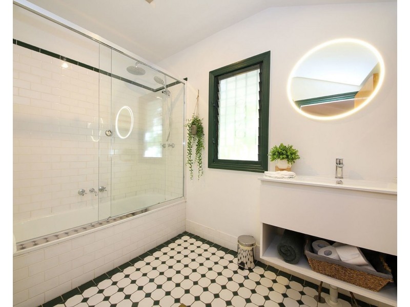 13 Leonard Street, Woolloongabba QLD 4102