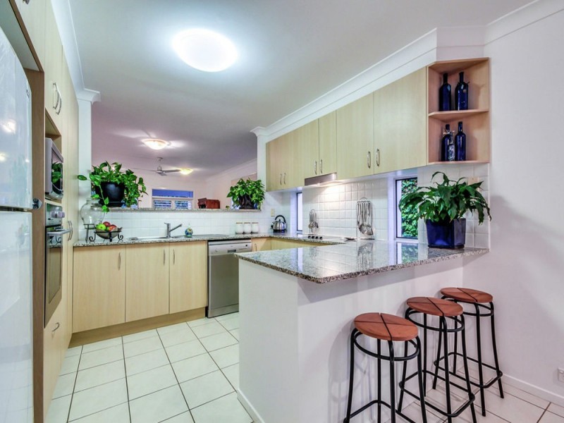 8 Woodland Crescent, Murarrie QLD 4172