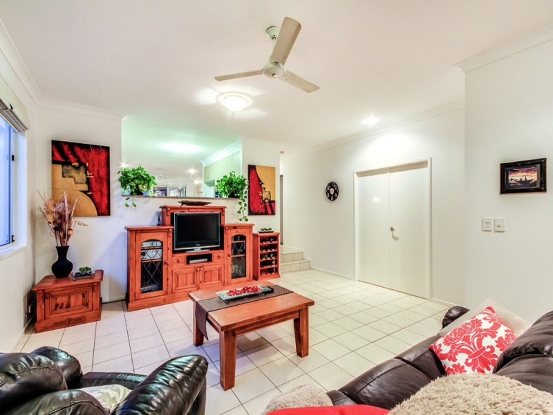 8 Woodland Crescent, Murarrie QLD 4172